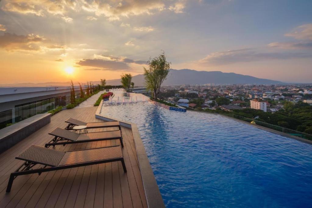 The Astra Sky River Chiangmai_Sky Pool_Old City Apartman Csiangmaj Kültér fotó
