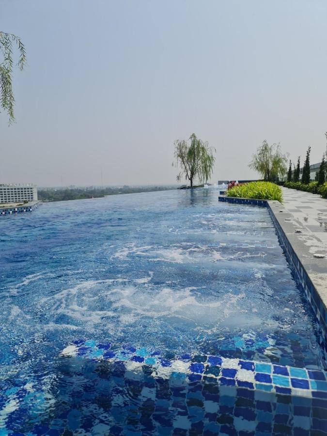 The Astra Sky River Chiangmai_Sky Pool_Old City Apartman Csiangmaj Kültér fotó